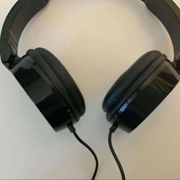 Black Miniso Headphones - Picture 6 of 8